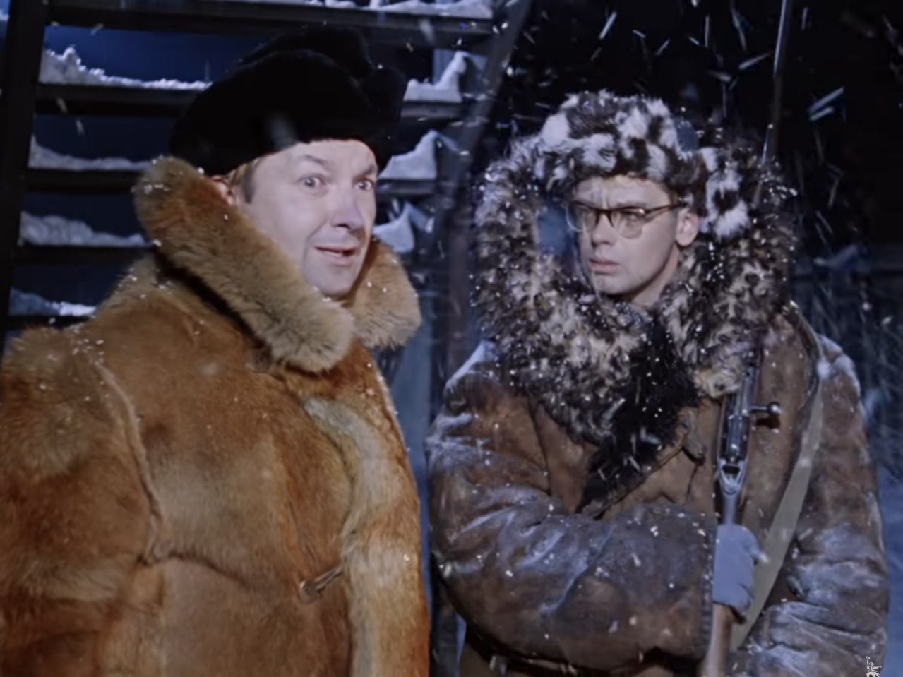 — А где бабуля?
— Я за неё.