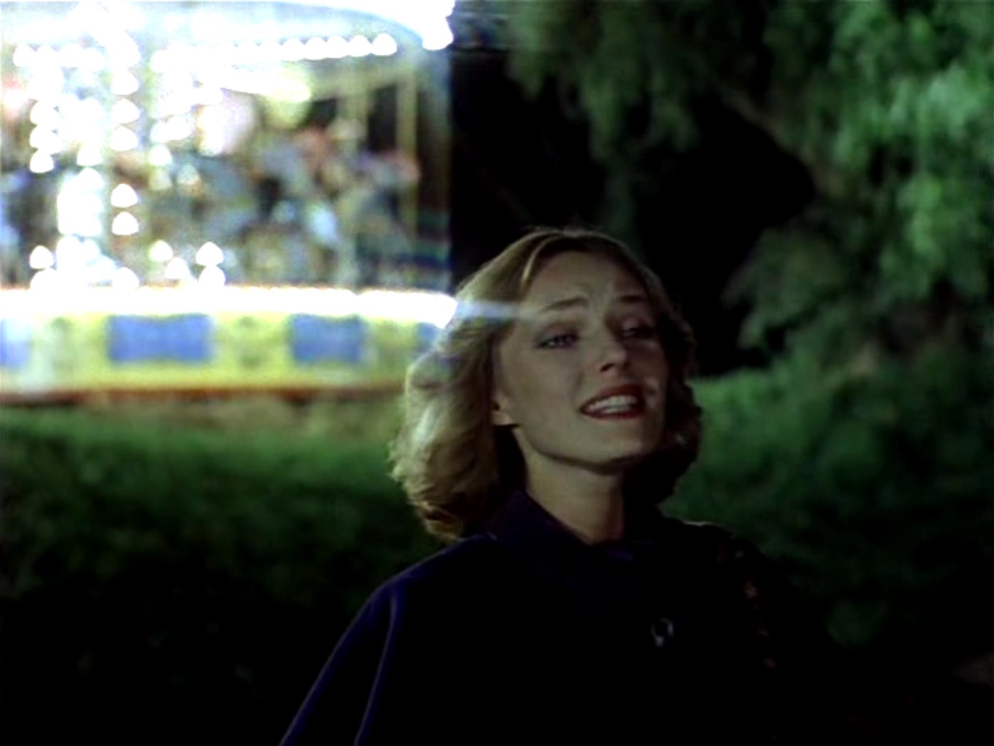 Но есть на свете ветер перемен.
Он прилетит, прогнав ветра измен.
Развеет он, когда придет пора,
Ветра разлук, обид ветра.