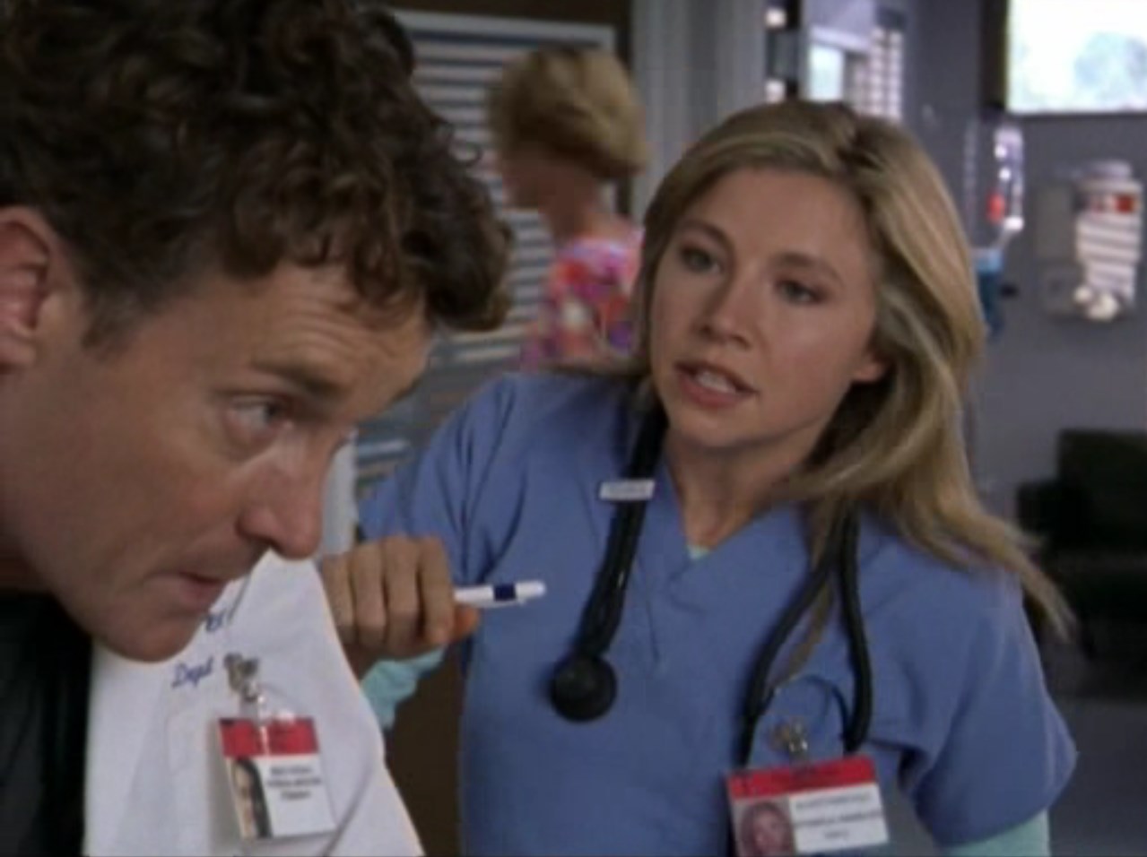 — Доктор Кокс, можно? У меня малепусенький вопрос по поводу некротизирующего фасциита миссис Кан.
— Барби, для тебя — что угодно.
— Супер!
— Кстати, забавное наблюдение. На прошлой неделе я проходил медосмотр, так вот, уровень холестерина у меня низкий, а давление зашкаливает. Врач был просто в шоке! Но слава Богу, что ты помогла мне решить эту загадку. Понимаешь, как только я услышал твой писк про малепусенькую проблемку мне пришлось собрать всё своё самообладание, чтобы кровь не брызнула из ушей.
— А вам не кажется, что за то время пока вы говорили, вы могли бы уже мне помочь?!
— Кажется, и это интереснее всего.