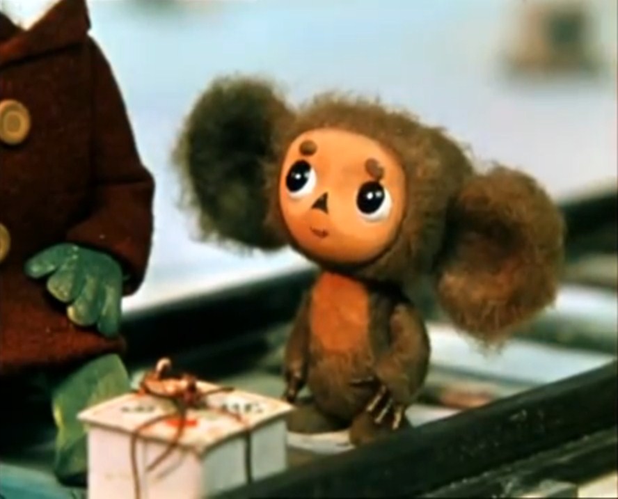 — Гена, тебе очень тяжело нести вещи?
— Ну как тебе сказать Чебурашка... очень тяжело.
— Слушай Гена, давай я вещи понесу, а ты возьми меня.
— Это ты здорово придумал.