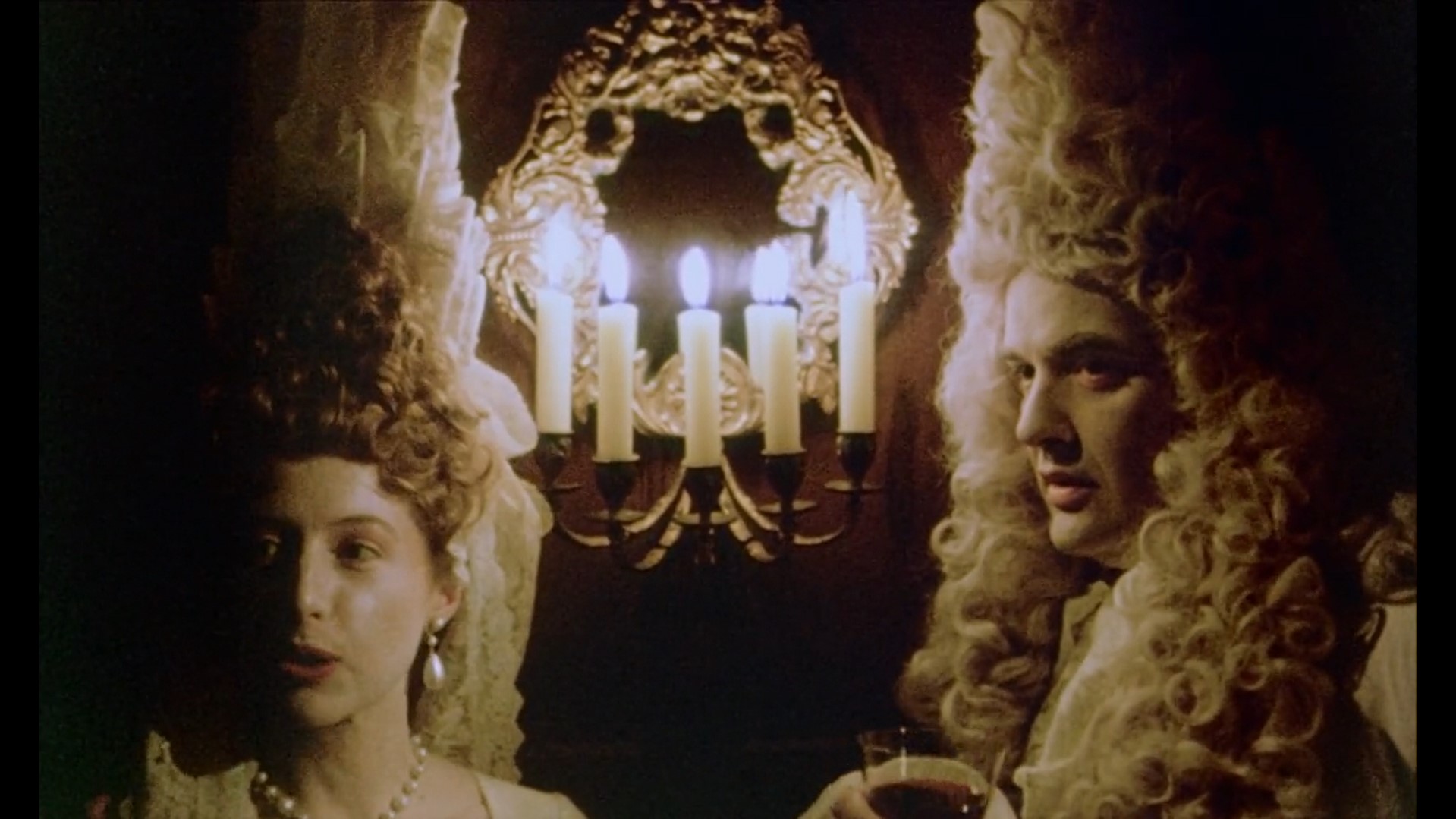 Госпожа Климент как-то спросила меня, есть ли у меня жена. Я почувствовал неуважение в ее вопросе. Ведь она знает, что у меня есть сад. Неужели, у меня может отсутствовать жена?