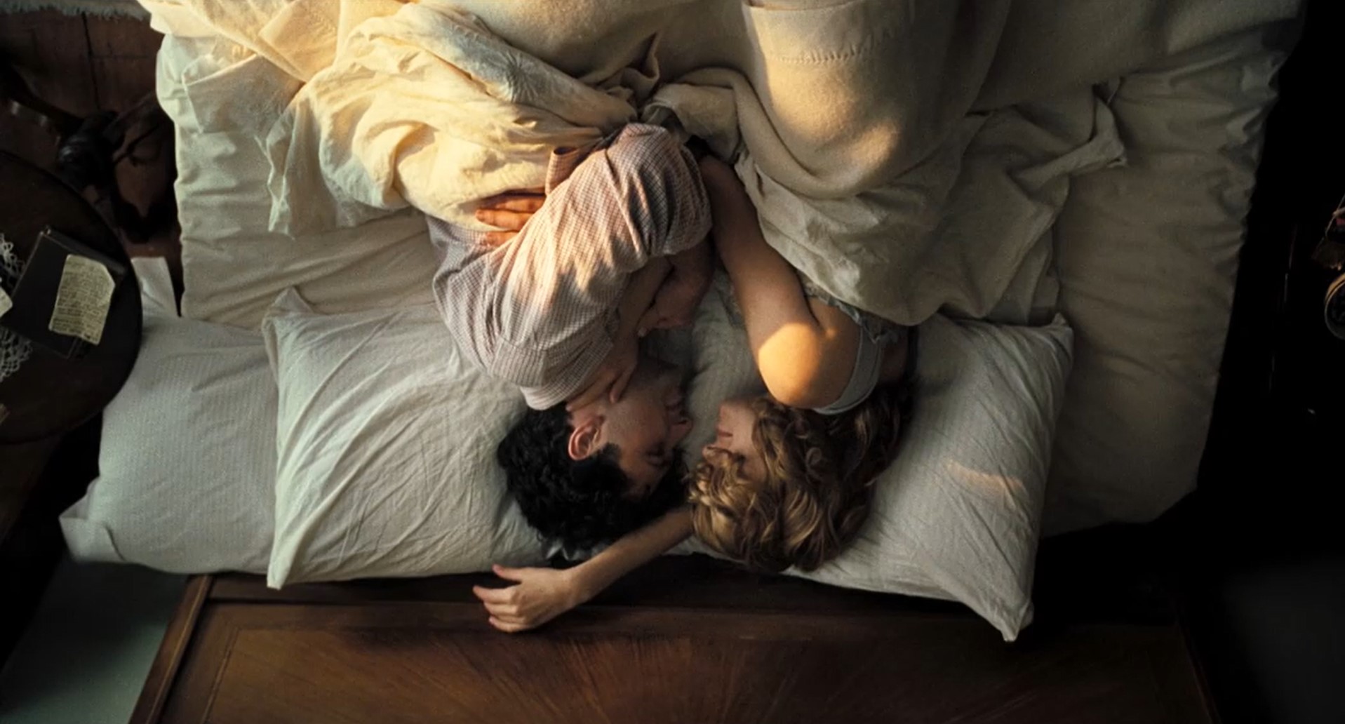 — Просыпайся, Кэт.
— Ты сочинил для меня стихотворение?
— Ты еще за прошлый не заплатила!