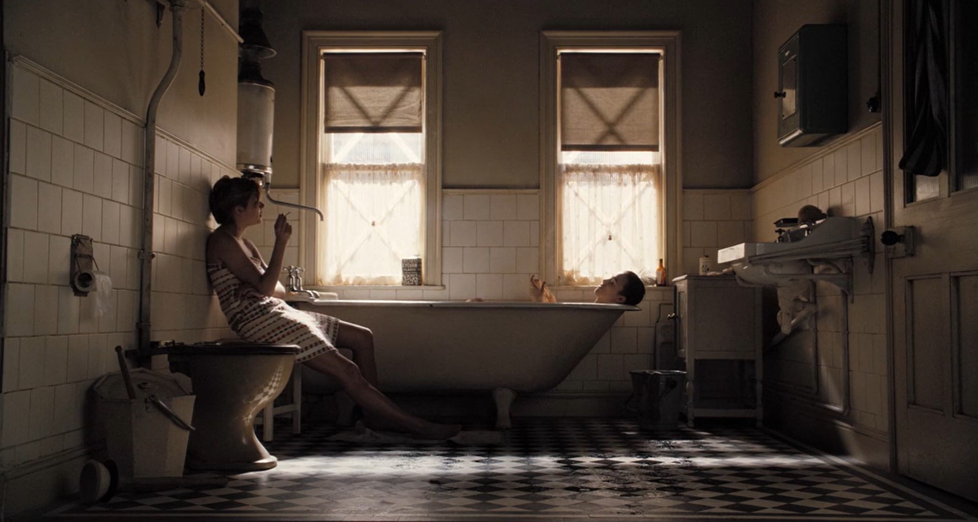 — Это всё равно ничего не значит. Это не любовь.
— Если чешется, то надо почесать. Можно самой, но я слишком ленива.
— В этом нет ничего от любви?
— Ничего.