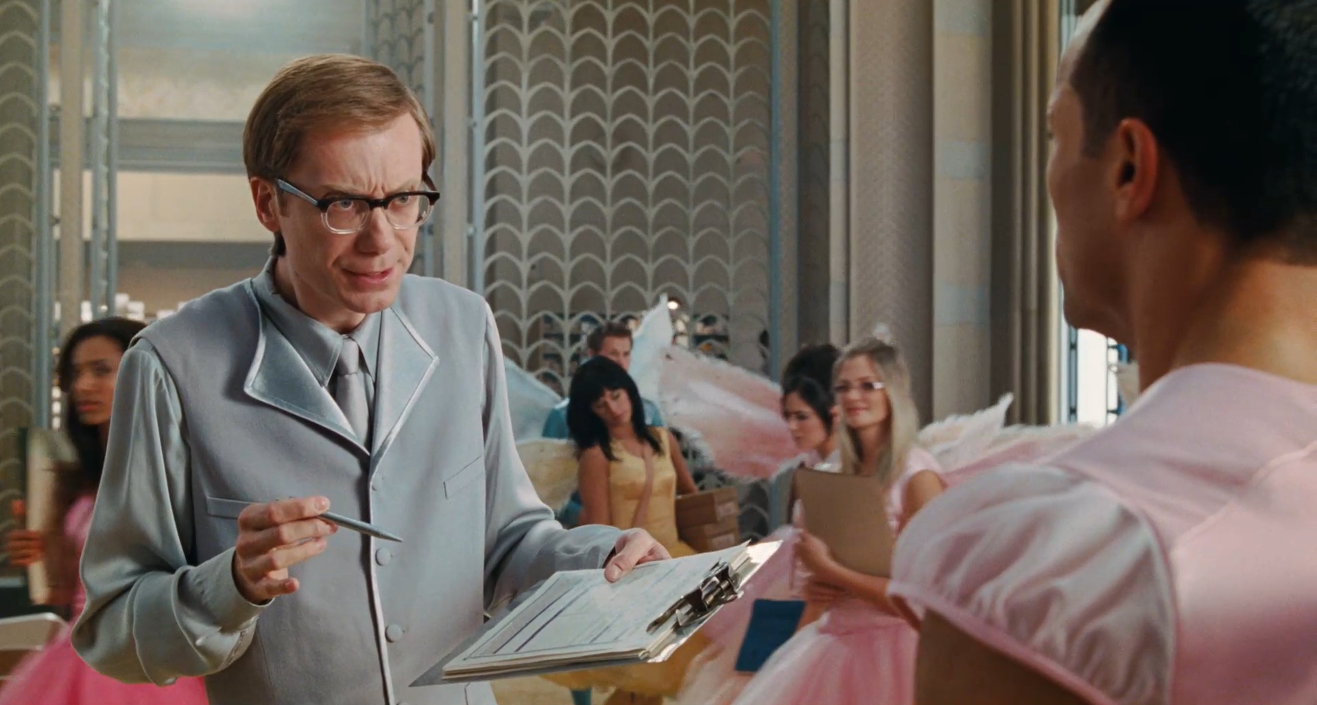 Дерек Томпсон фей Трэйси — Дерек Томпсон?
— А вы — Бог?!
— Нет. Я — Трейси, ваш куратор.