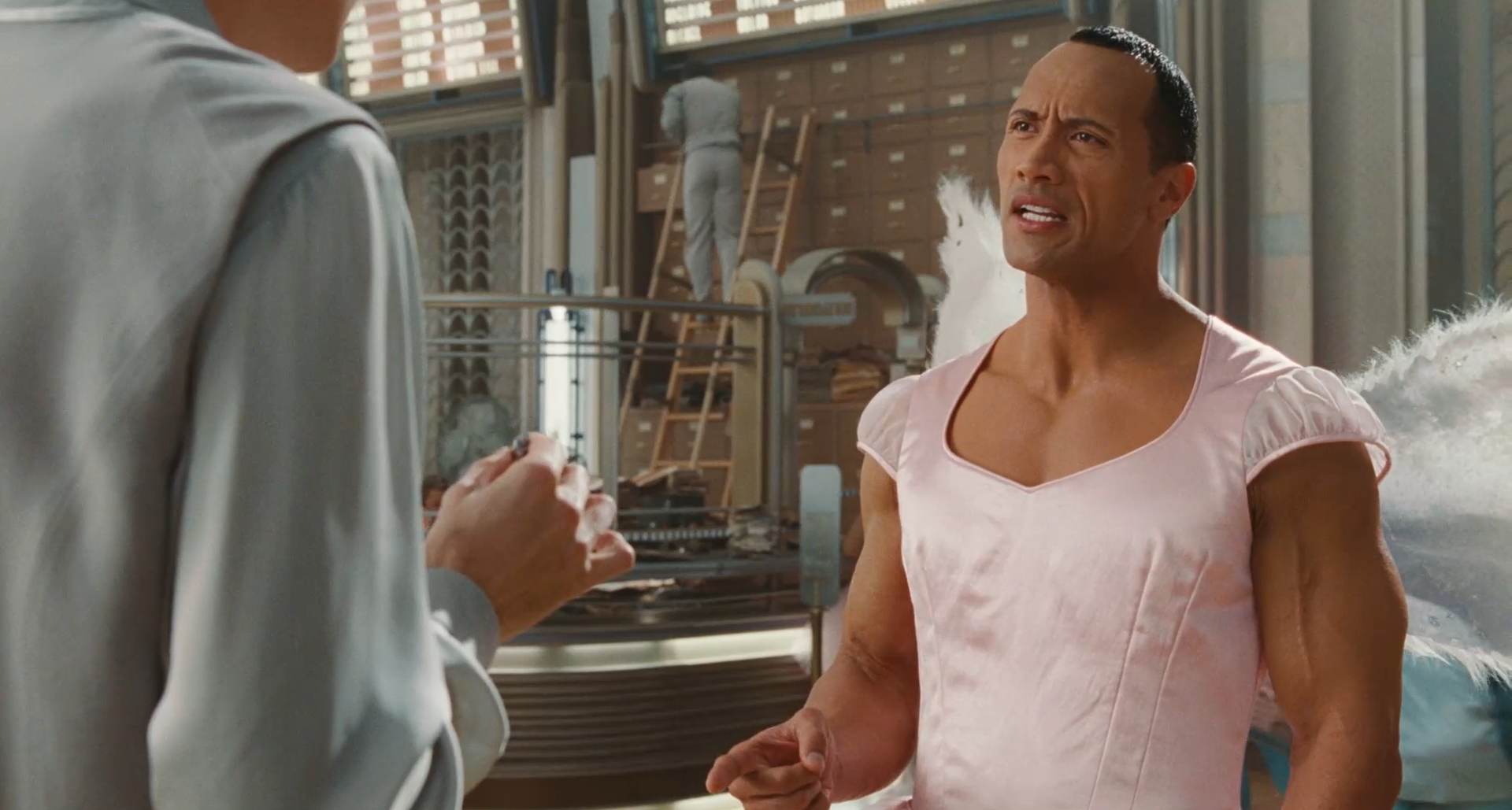 Дерек Томпсон фей Трэйси — Дерек Томпсон?
— А вы — Бог?!
— Нет. Я — Трейси, ваш куратор.