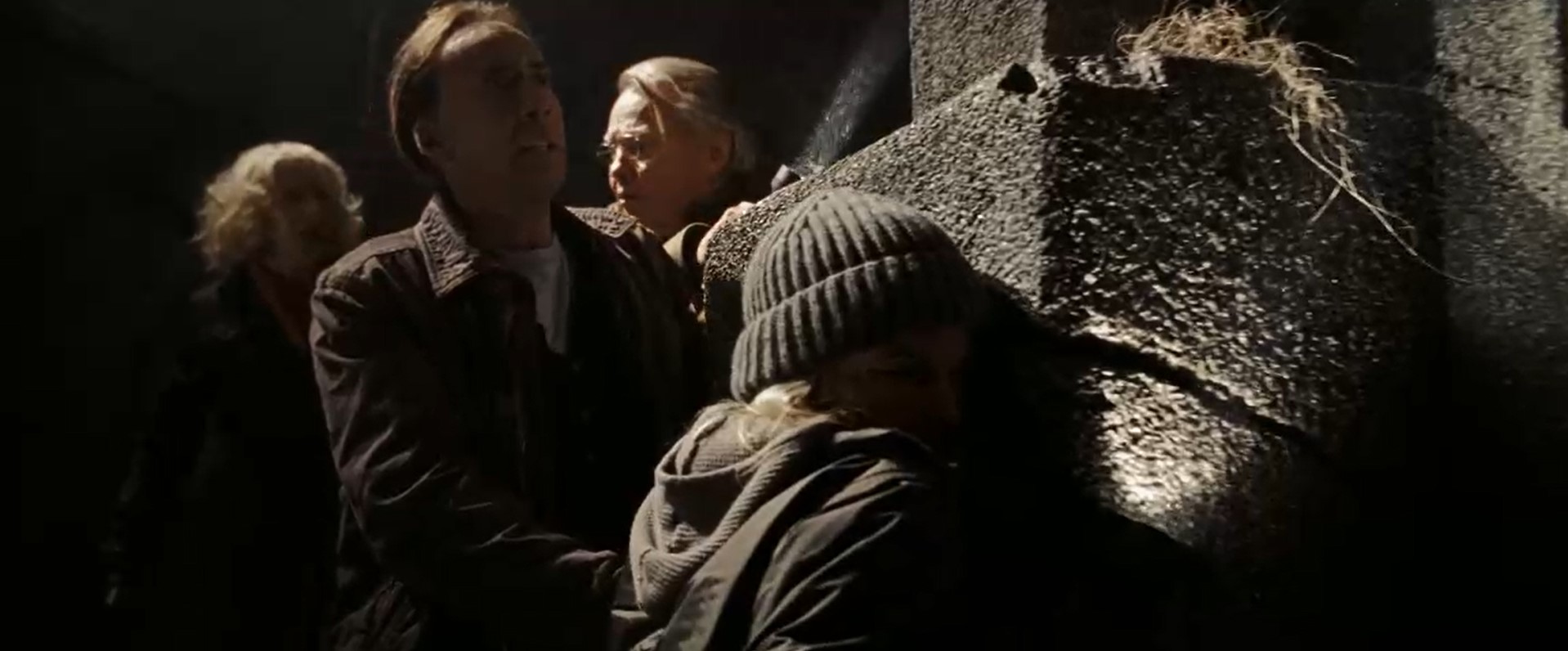 Патрик Гейтс Эмили Эпплтон-Гейтс — Патрик, что ты опять натворил?!
— Я тут не при чём, это само натворилось.