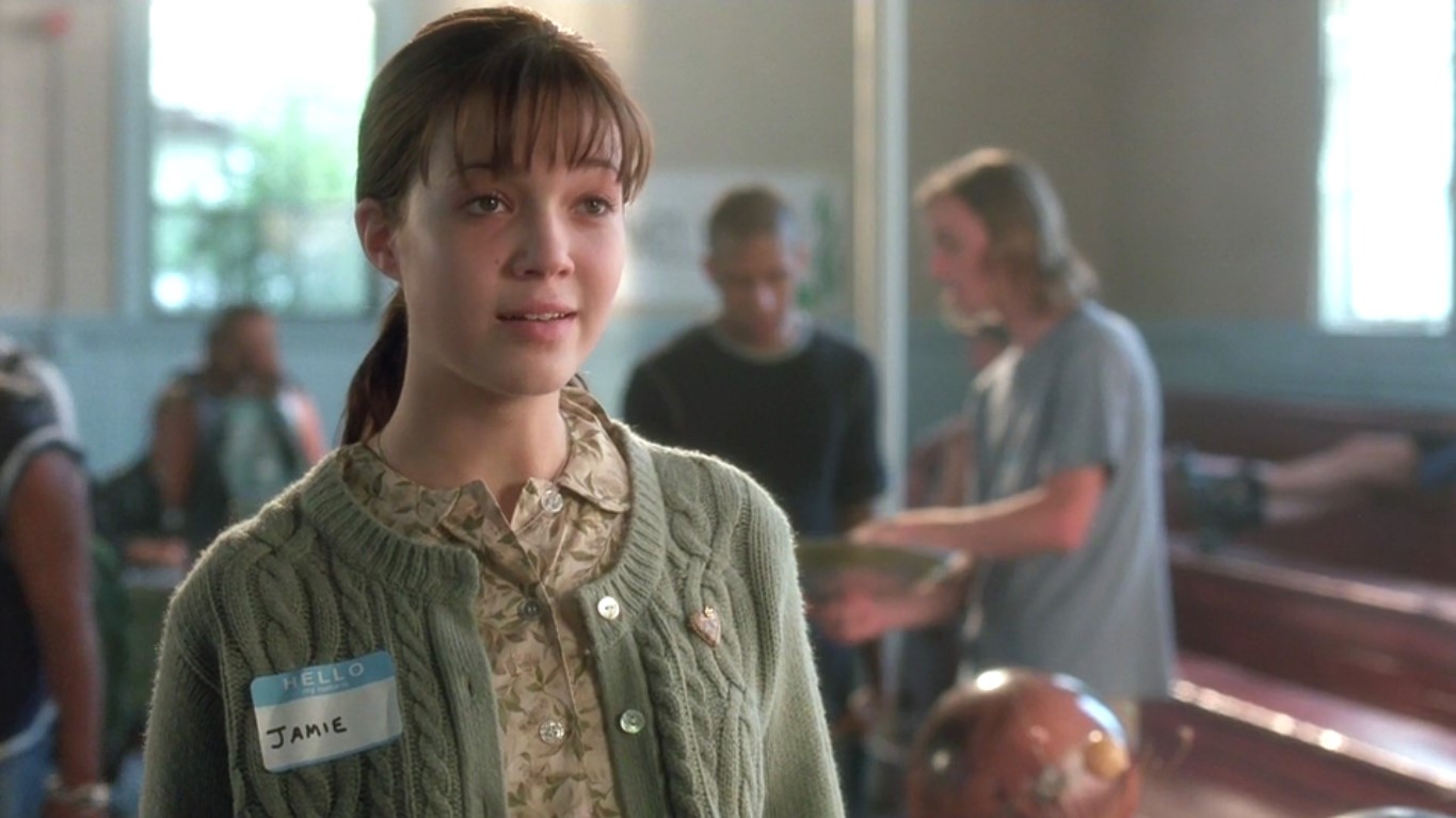 Джейми Салливан Дин (один из друзей Лэндона) — Если Бог существует, что, не даст тебе новую кофту?
— Занят поиском твоих мозгов!