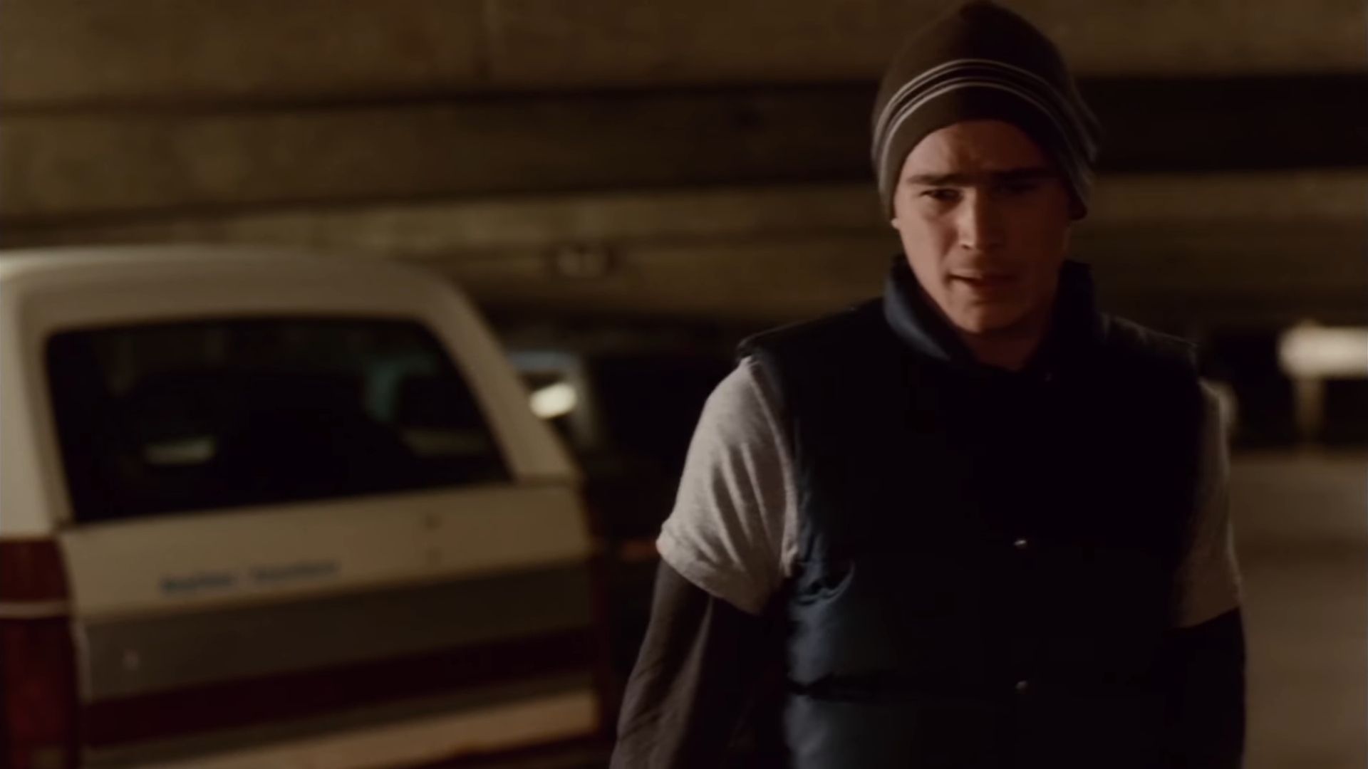 — Пытаешься совершить самоубийство?
— Может быть позже.