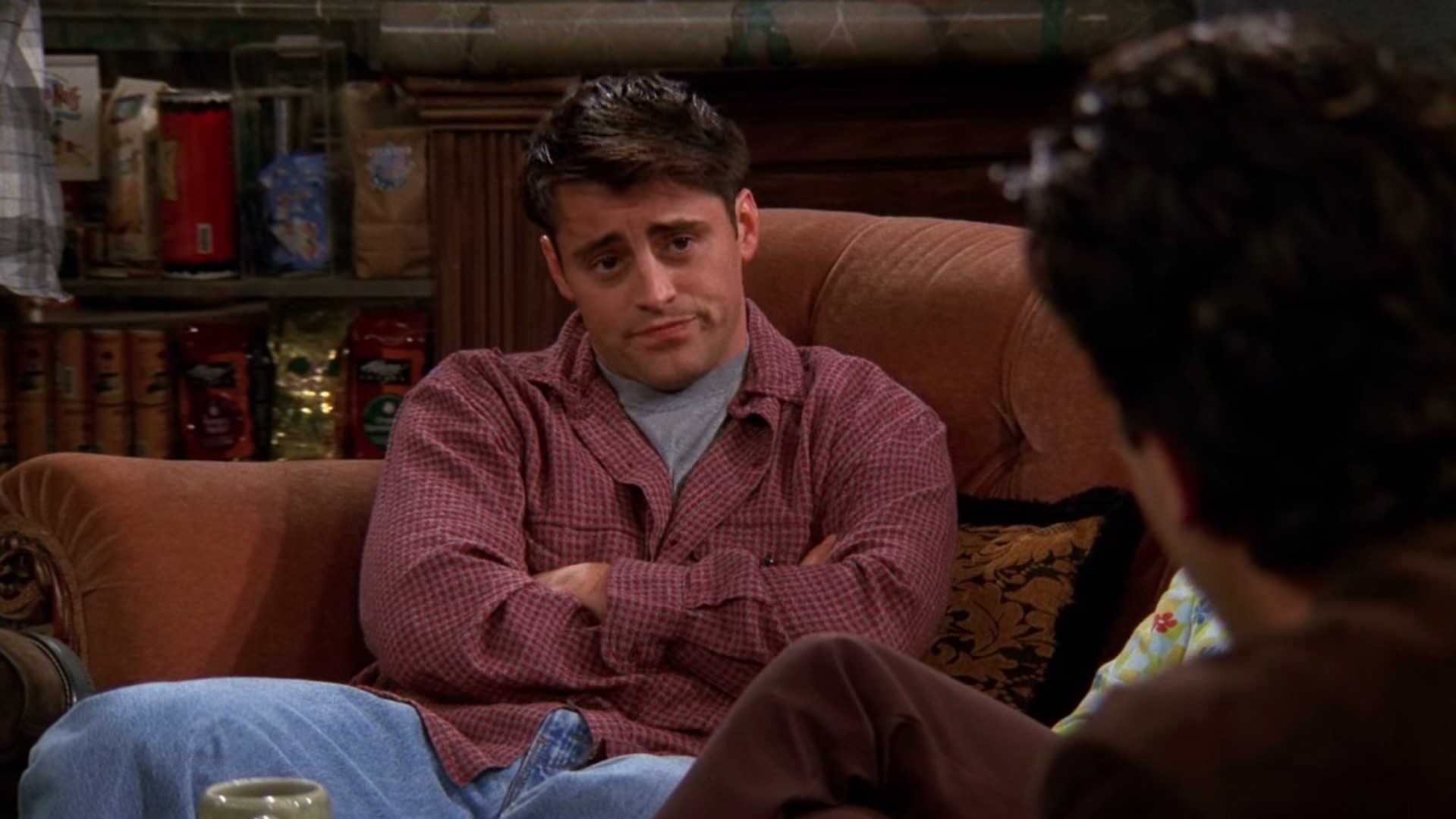 — Я не хочу, чтобы Рейчел меня ненавидела. И я не знаю, что делать.
— Хочешь совет?
— Да, пожалуйста!
— Но он тебе не понравится.
— Ничего.
— Ты слишком рано женился.
— Это не совет!
— Я предупреждал.