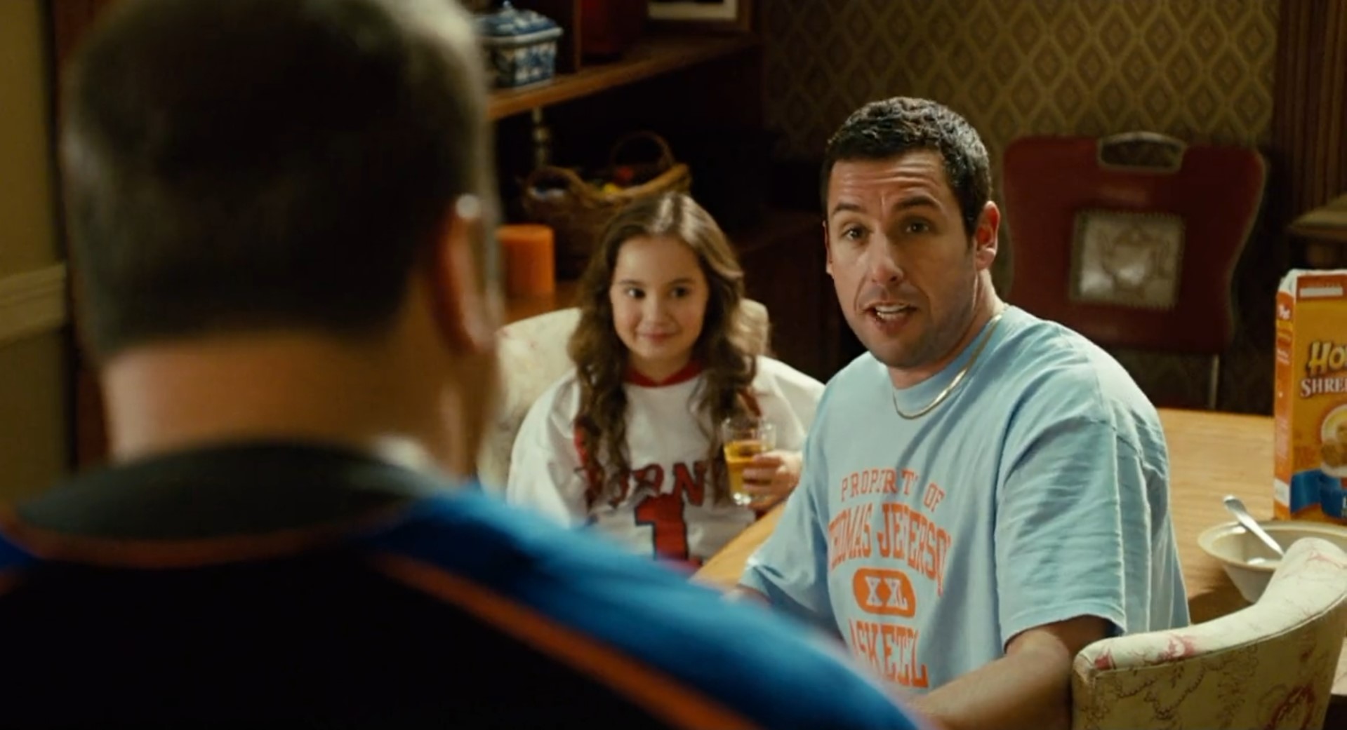 Эрик Валентайн — Есть один человек, который танцует лучше.
— Кто?
— Бомжик с нашей свадьбы.