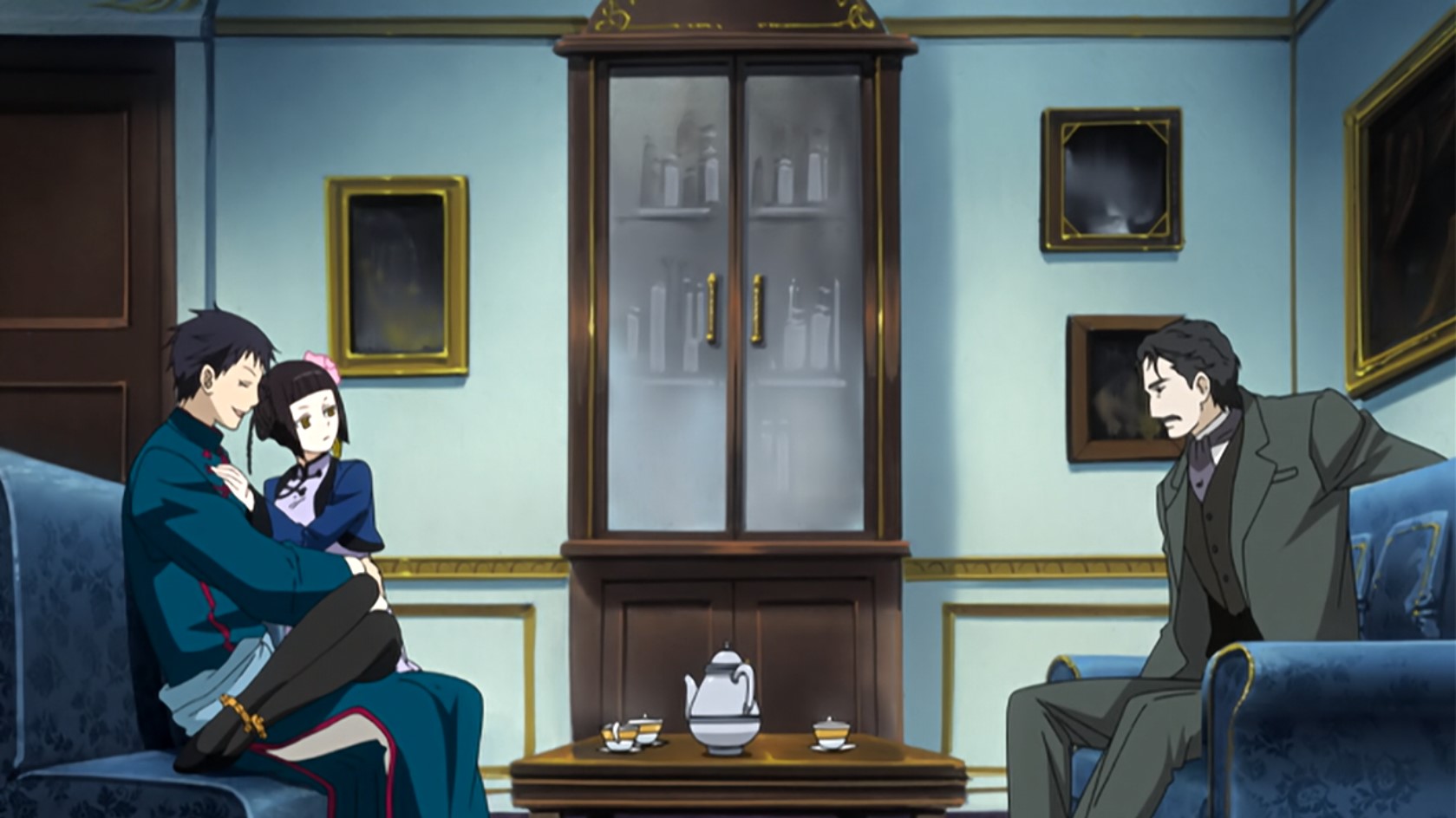 Лау сеньор Корал — Так как бабочки питаются нектаром, цветы вырабатывают этот нектар. Поэтому бабочки уносят его с собой. А когда цветок срезают из-за его красоты, грустит ли от этого бабочка?
— Ей остается только найти новый цветок, так ведь?
— Весь мир — это поле цветов.