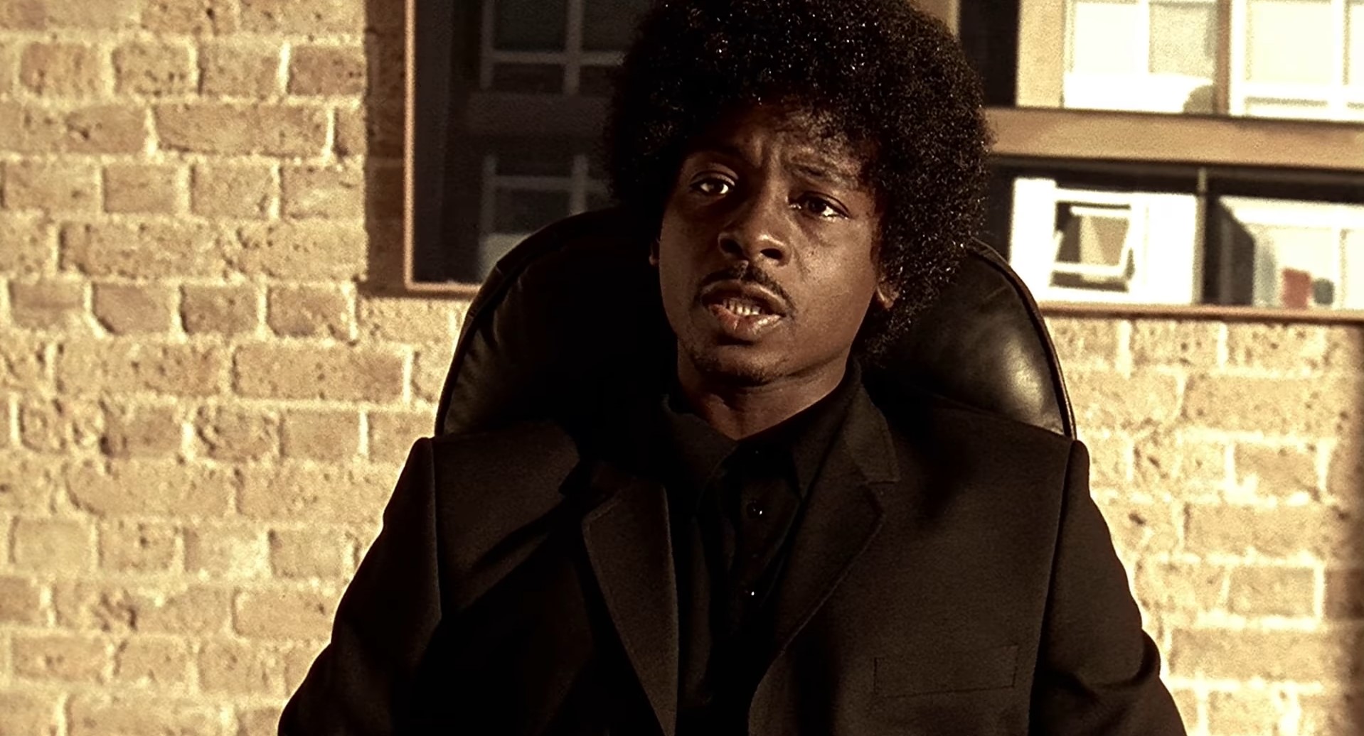 Твоя тупость может тебя спасти.