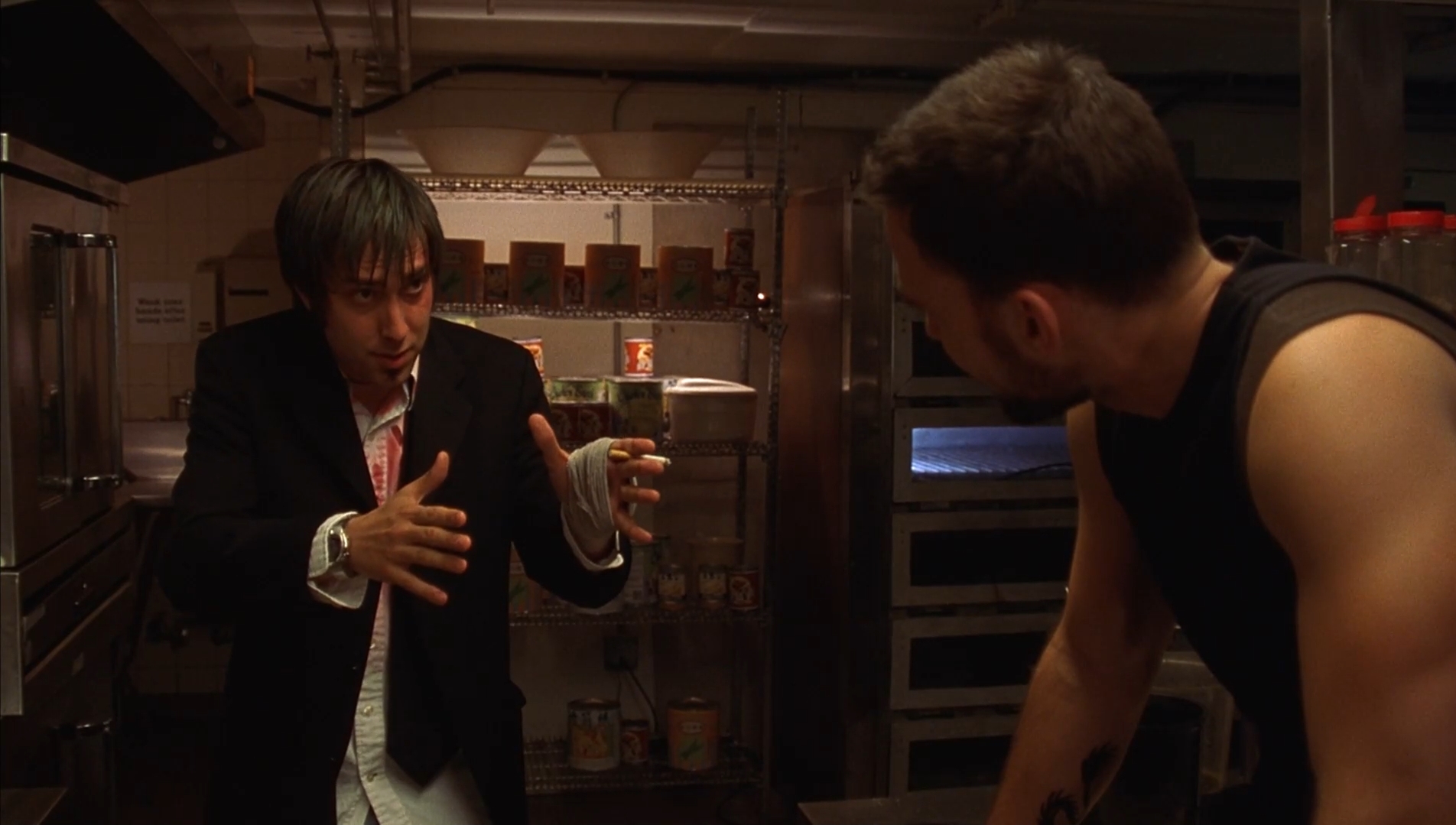 — Пару месяцев назад я сидел у тебя. Хотел посмотреть порноканал, но ты заставил меня смотреть что-то типо вонючих «В мире животных», которые смотрел сам… Про газелей там, типо, да? Про какую-то страну — я не слышал такую — вроде Африка.
— О Боже, Рикки, я же умру!
— Да, я знаю! И что?... Не перебивай меня больше. Я забуду, с чего начал. Ну в общем, диктор был англичанин, говорил так, как будто ему заложило нос от просунутой в зад палки. Он гнал много пурги, которую я забывал раньше, чем он заканчивал. Не, какой хрен знает столько фигни про вонючих газелей, да? Всем на это плевать.
— Можно ближе к сути?
— Да! Знаешь… Львы едят газелей. И газелям эта тема не нравится. Так вот, ещё диктор сказал, что как-то на съёмках, лев запал на оператора, так. Оператор был типо местный… да… Занимался этой фишкой всю жизнь. И диктор сказал, что есть один верный путь остановить льва при нападении: нельзя убегать. Так делают газели. Им это не помогает, их едят всё равно. Но оператор, он знал, что делать. Наехать на этого лоха, броситься на него с криками и проклятиями, круто шугануть его, да, опустить вонючего льва! И знаете, что?... Тот лев убежал.
— Почему?
— Я не знаю… Не знаю… Ты ушёл, и я переключил на порноканал. Там было чумовое шоу «Сисястая рыбалка». Вроде как обычное рыболовное шоу, но не совсем. Вместо пары увальней в лодке сидели две голых метёлки. Не поверишь, что они насаживали на крючок!