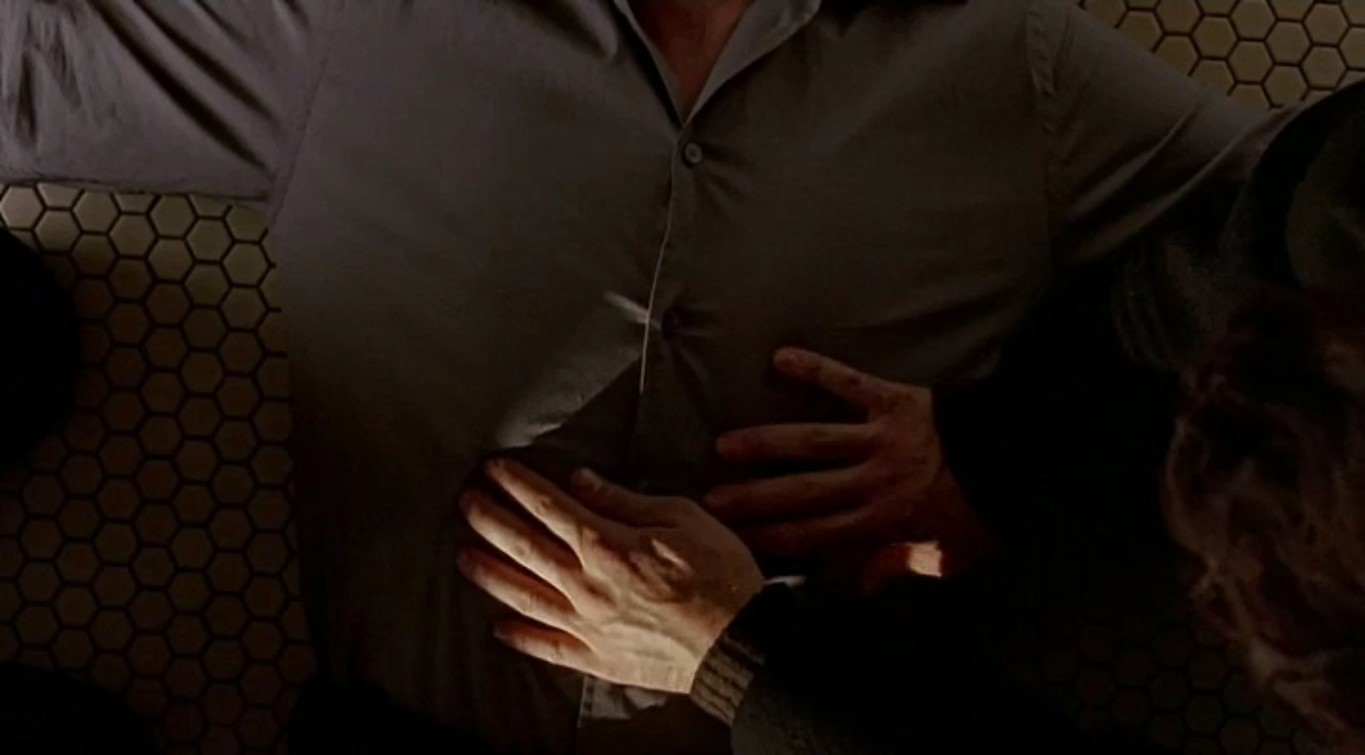 — Что с ним такое?
— Это напряженный пневмоторакс.
— Это напряженный немотаксер...
— Пневмоторакс.
— Пневмотоксер.
— Пневмоторекс!
— Пневмо... пневмотормоз!
— Не важно...
— Не важно!