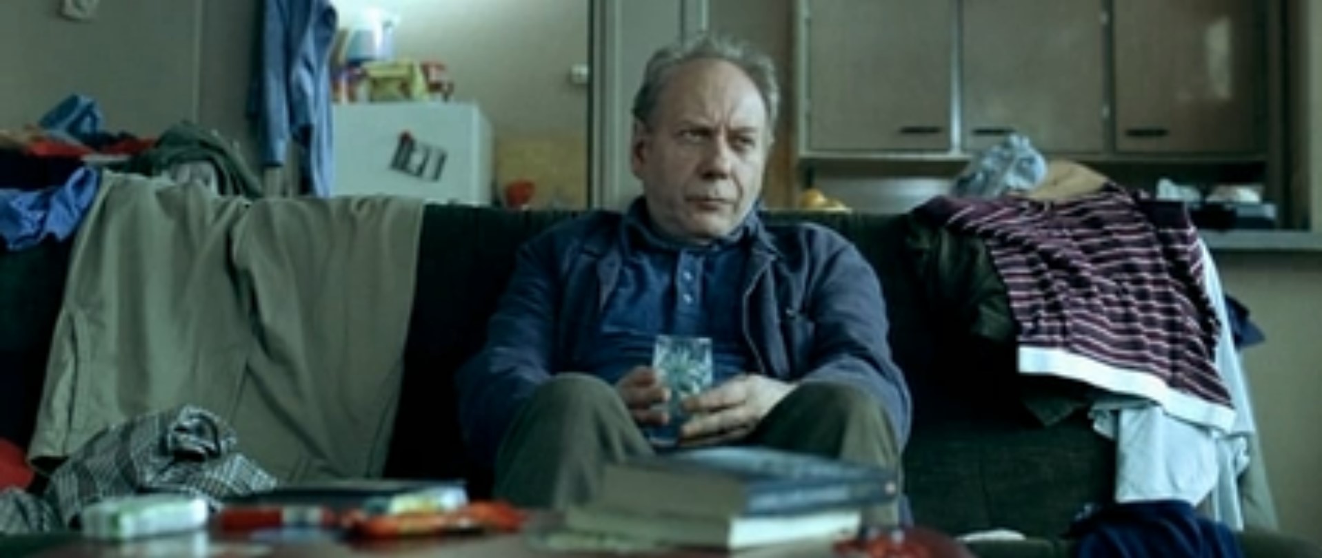 — Я не знаю, просто мне кажется, мы стали редко видеться...
— Что правда, то правда, но...
— Я не виню тебя Джилл, я знаю в отношениях участвуют двое.