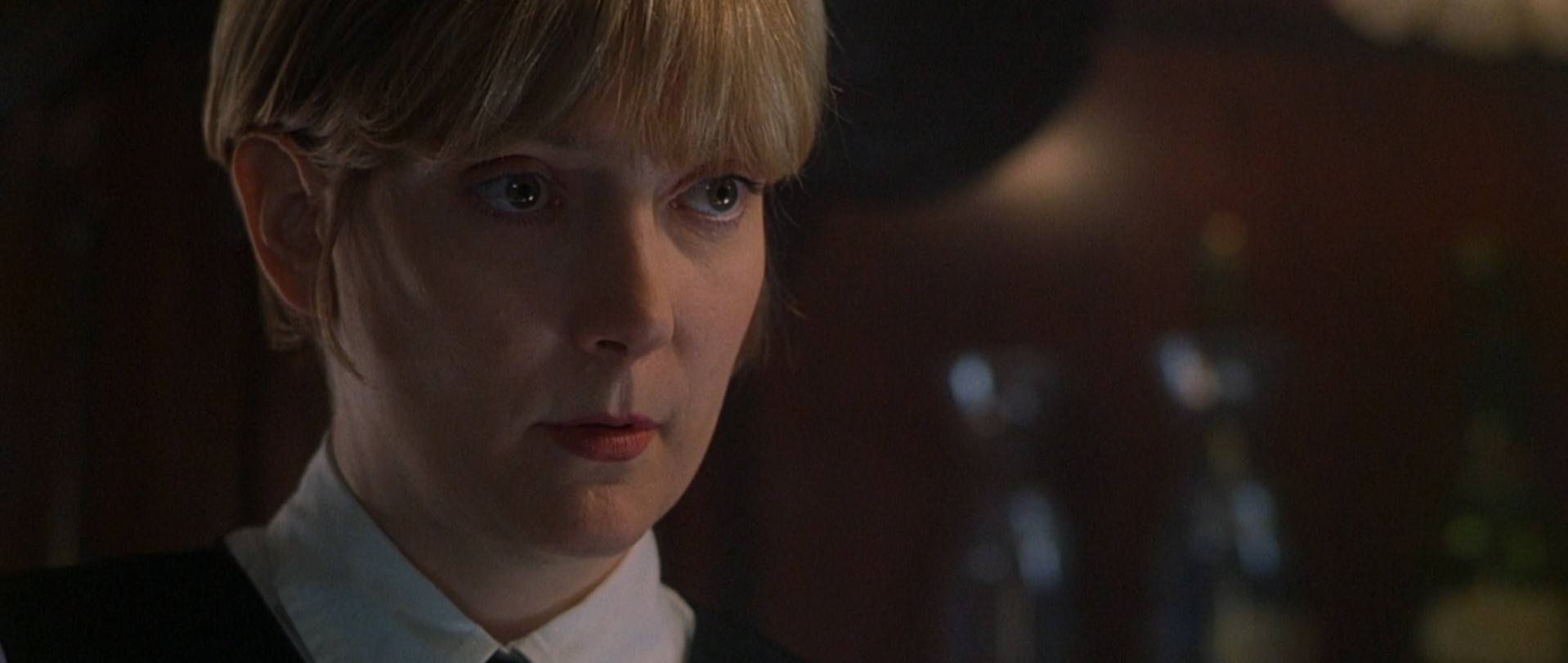 — А чем ты занимаешься?
— Чем я занимаюсь? Я ключевая фигура в непрерывной правительственной игре. Заговор, с целью скрыть правду о существовании внеземных цивилизаций. Глобальная конспирация на самом высоком уровне. Но все это влияет на жизнь каждого человека на это планете...