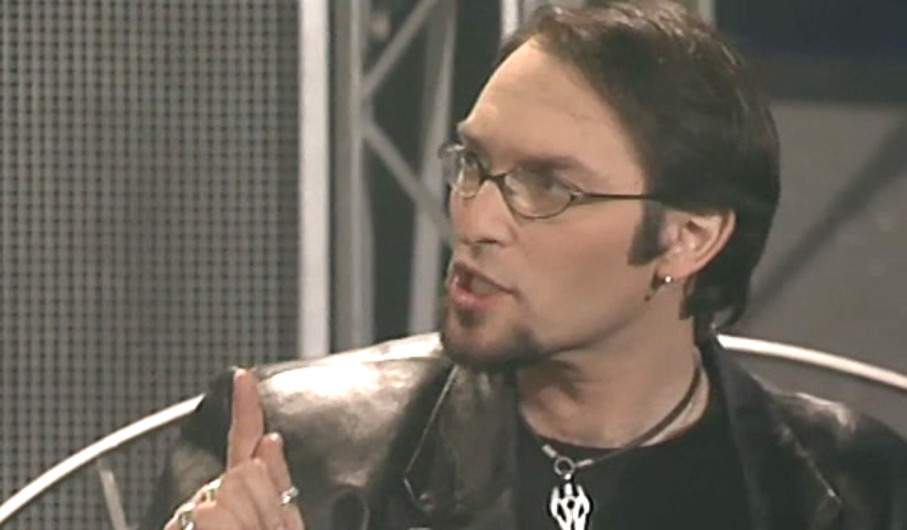 Значит, срочно все просмотрели ленты информационных агентств за последние пятнадцать минут. Может быть, произошло что-то плохое — это было бы хорошо.