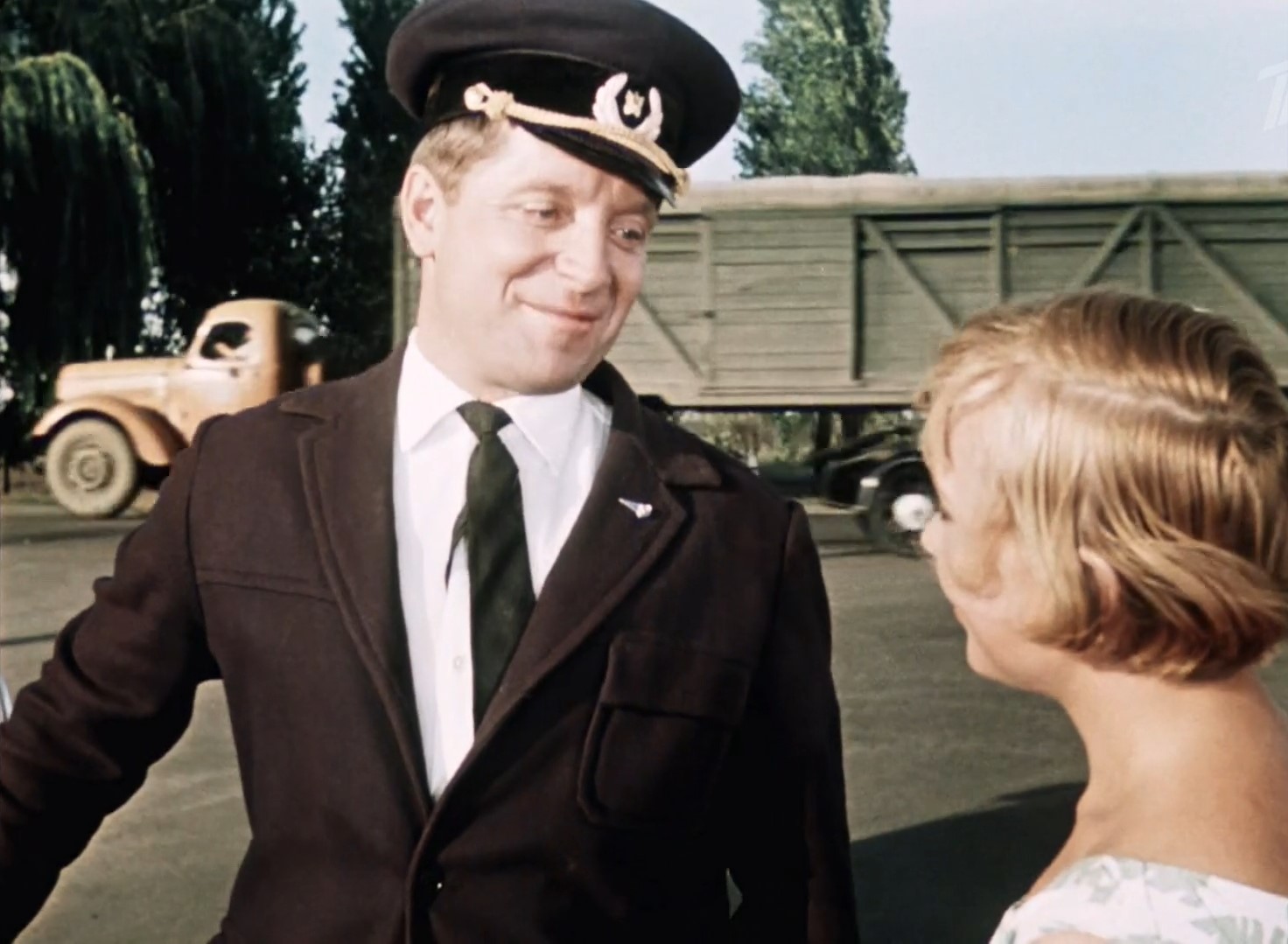 — Что ж вы мечте изменили?
— Нет... просто я мечту изменила.