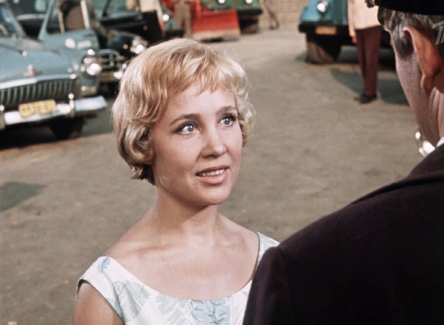 — Что ж вы мечте изменили?
— Нет... просто я мечту изменила.