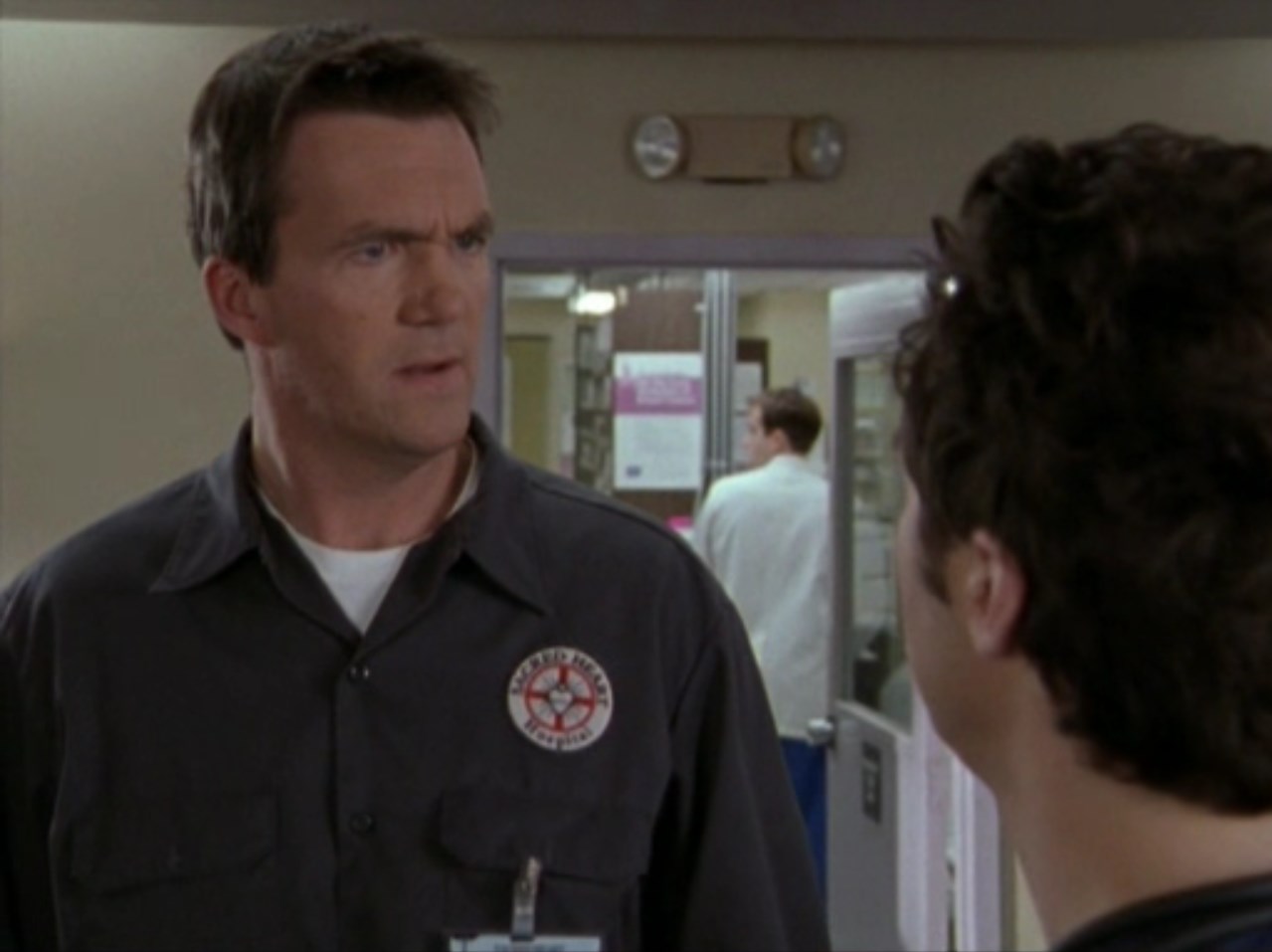 — Я вообще-то туалетной бумагой не пользуюсь. Ну, у меня дома такая штука, которая водой в задницу бьёт.
— Биде?
— И тебе того же.