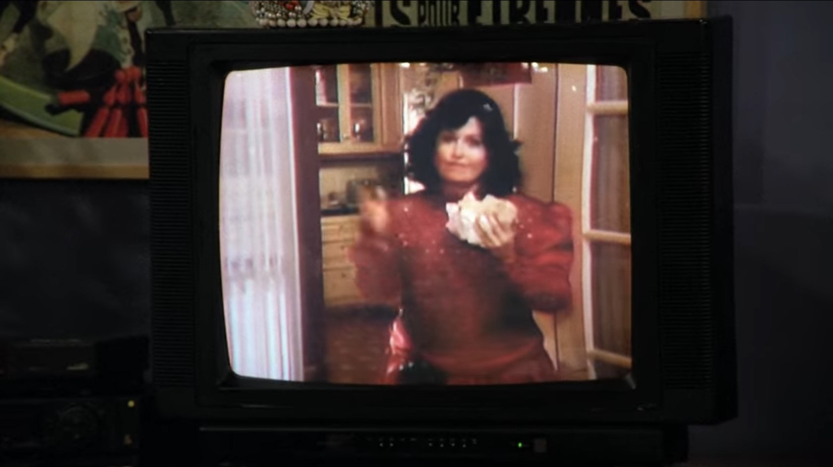 — Камеры прибавляют вес!
— Значит тебя снимало много камер!
===================================
— Это камера делает толще!
— Да? Значит тебя снимала не одна камера?