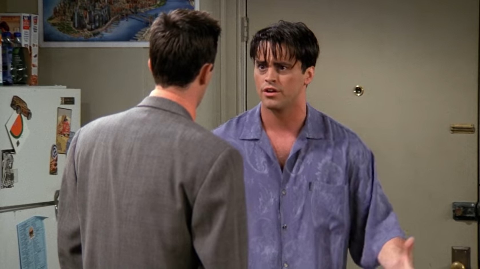 Как только она начинает смеяться, мне хочется себе руку вырвать, чтобы было чем в неё швырнуть!