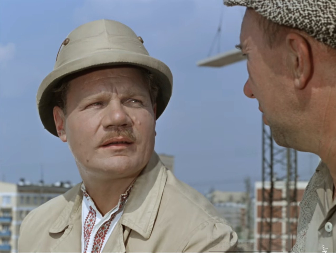 хулиган Федя Павел Степанович — ... Нотр-Дам де Пари! Что в переводе означает «Собор Парижской Богоматери».
— Какой, какой матери?
— Парижской!... Бога матери...