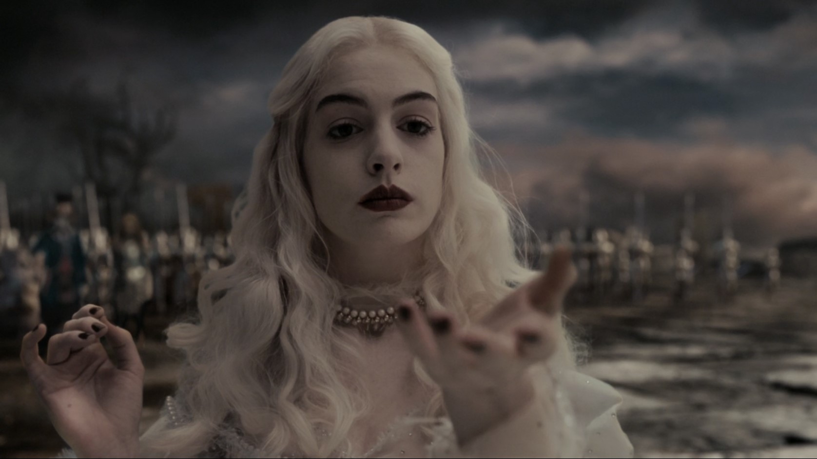 Ирацибета фон Кримс / Красная Королева Нет! Моя корона! Я старше и монарше!