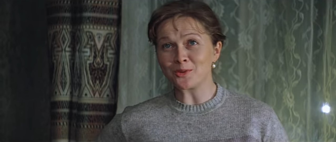 — Опять яичница! Утром – яичница, днем – яичница, вечером – яичница, а ночью – омлет! Скоро я буду кудахтáть как цыпленок!
— Кудахчет курица.
— Всё равно... От такой пищи закудахтáет и петух.