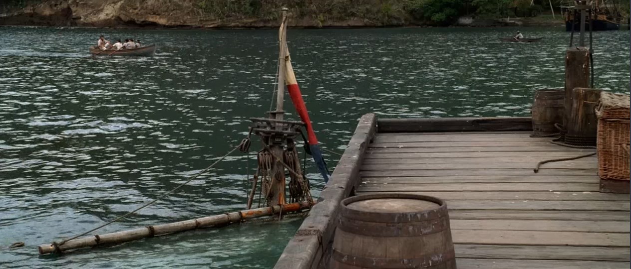 — Пришвартоваться у причала стоит шиллинг. И назови своё имя!
— Может, лучше три шиллинга? А имя, чёрт с ним...
— Добро пожаловать в Порт-Рояль... мистер Смит.