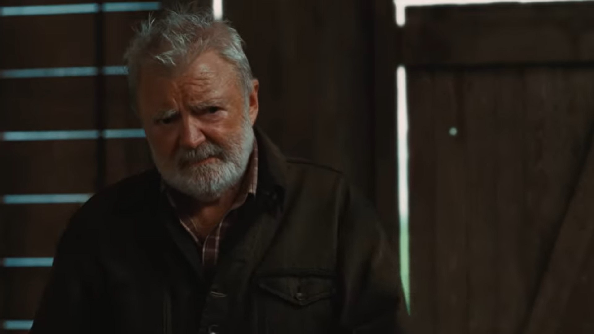 — Знаешь, что бывает с теми, кто ищет крови?
— Что?
— Они её находят...