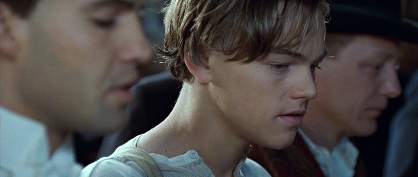 — А ты хорошо врёшь.
— Почти так же, как и ты... Ведь никакой договоренности не было?
— Нет, есть. Но тебя она не касается. Я всегда побеждаю, Джек. Так или иначе...