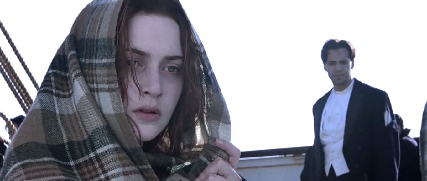 Тогда я видела его последний раз. Он женился, и получил наследство в миллион долларов. В 29-м во время Депрессии ему пришлось очень туго, и он застрелился. Его дети грызлись между собой, как гиены из-за остатков имущества. Так я читала в газетах...