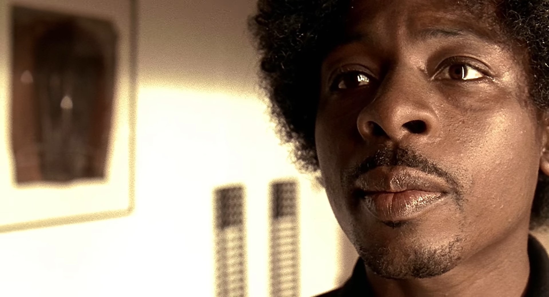 Если ты что-нибудь скроешь, я тебя убью. Если ты мне соврёшь или мне покажется, что ты мне врёшь, я тебя убью. Если ты что-нибудь забудешь, я тебя убью. Фактически, тебе изо всех сил придется стараться, чтобы остаться в живых. Так, ты понял всё, что я сказал? [«Грек» утвердительно кивает] Потому что если ты не понял, я тебя убью.