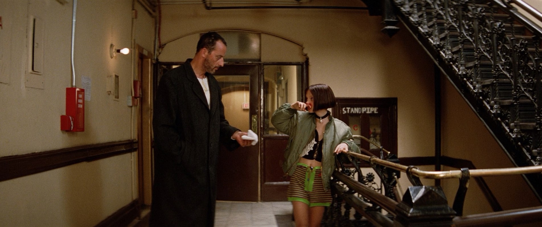 Матильда Ландо Леон Монтана — А жизнь — всегда такое дерьмо, или только в детстве?
— Всегда.