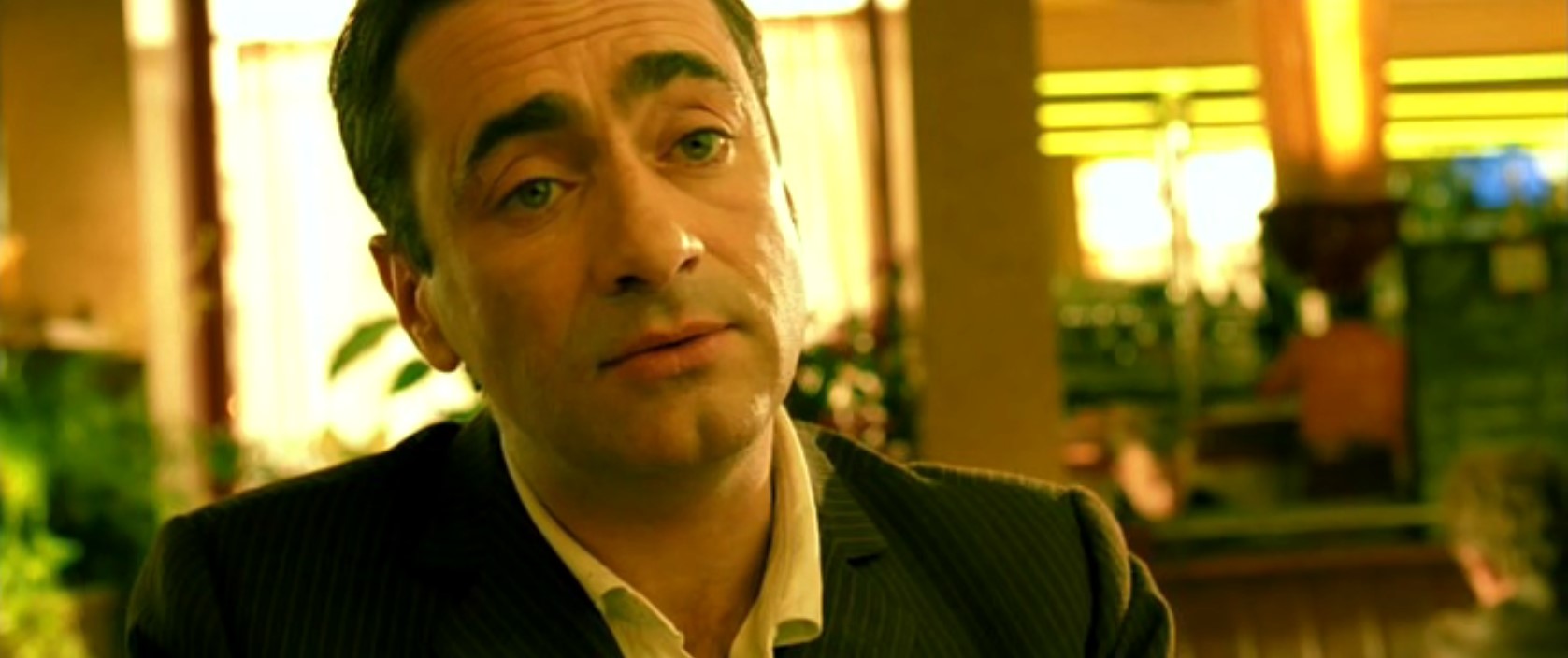 Люди узнают прогноз погоды лишь для того, чтобы узнать, когда будет ветер перемен.