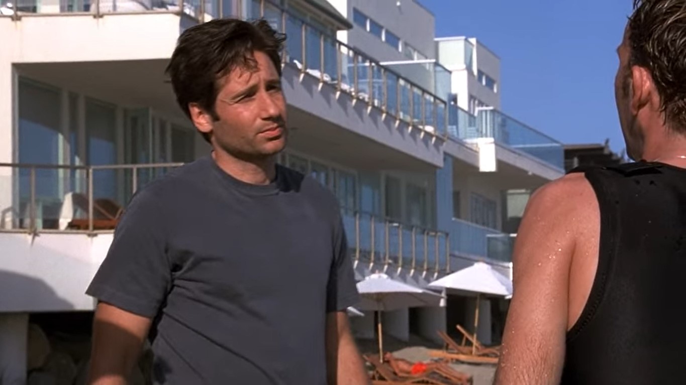 — Вы меня хотите убить?...
— В общем, нет. А ты что, боишься?...
— Да нет, просто пытаюсь распланировать день.