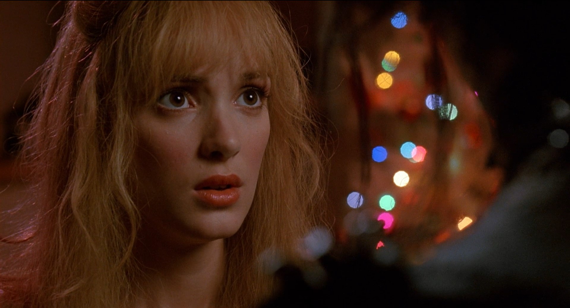 Ким Боггс Эдвард руки-ножницы — Обними меня!
— Я не могу...