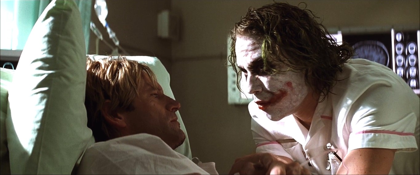 Джокер Знаешь, что я заметил? Никто не паникует, когда все идет согласно плану. Даже если план чудовищен. Если завтра, я заявлю прессе, что один из бандитов умрет, или грузовик с солдатами взлетит на воздух, никто не будет паниковать, потому что все это — часть плана. Но когда я говорю, что какой-то жалкий мэр умрет, все вокруг теряют голову. Совсем немного анархии. Нарушение установленного порядка, и все вокруг повергается в хаос. Я — носитель хаоса. Знаешь, что является основой хаоса? Это страх.