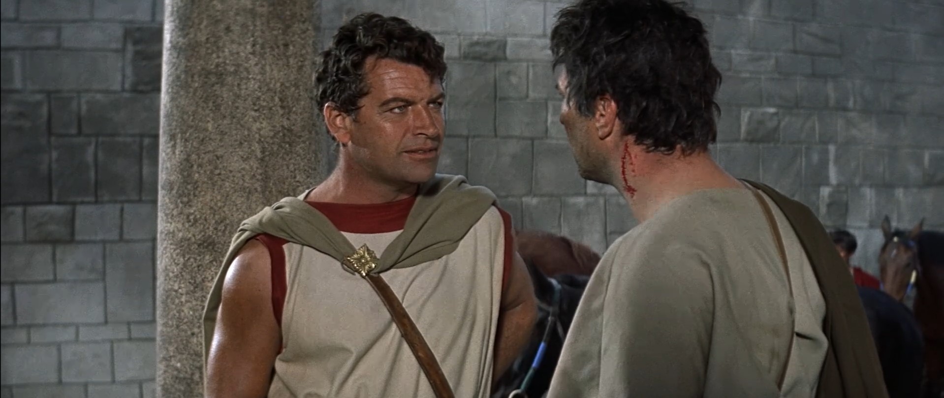 — Мой повелитель, солдат у врагов больше, чем звезд на небе!
— Отлично, когда я был ребенком, всегда мечтал дотянуться до них своим мечом.