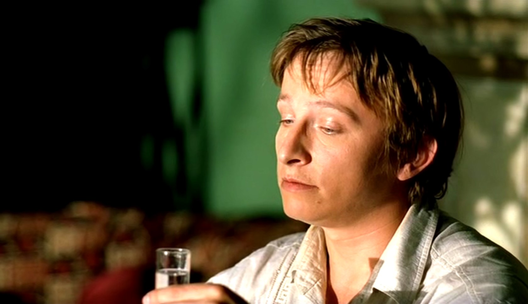 А настоящая водка — это не пьянство, а ключ к своей совести, с неё-то и начинается настоящая мудрость.