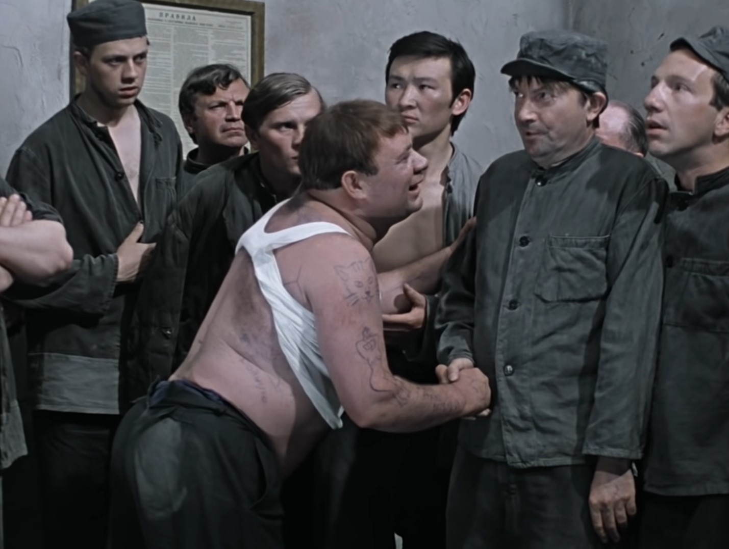 Деточка! А вам не кажется, что ваше место возле параши?