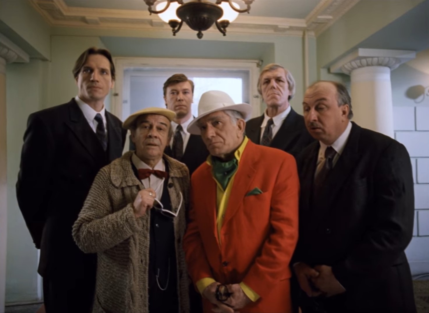 мафиозо Алексей Феофилактович — Да-а, такого случая в истории криминальной России ещё не было…
— Какого именно?
— Чтобы в одной комнате собралось сразу шесть мудаков…