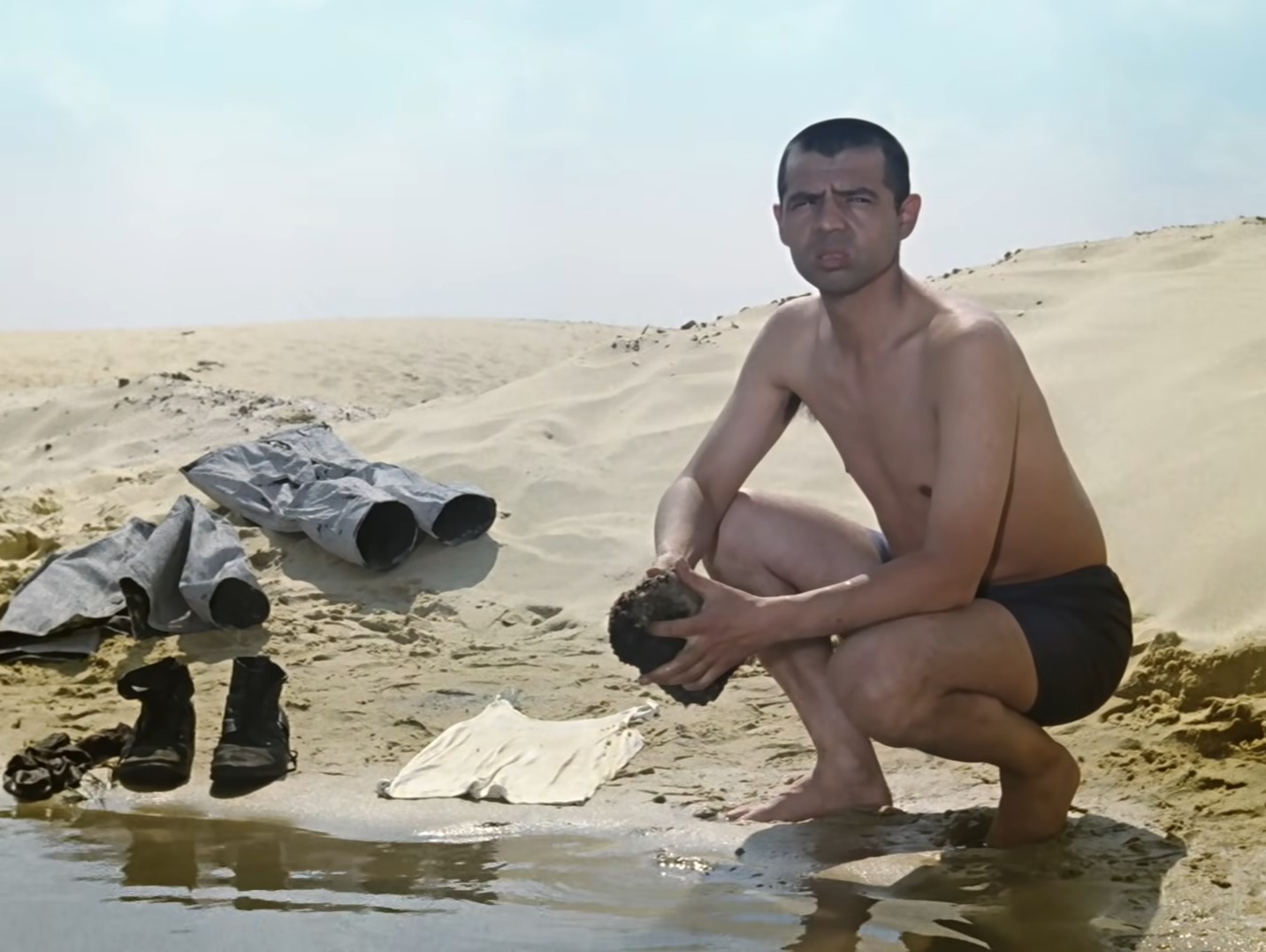 — А ты зачем бежал?
— Все пабижали — и я пабижал...