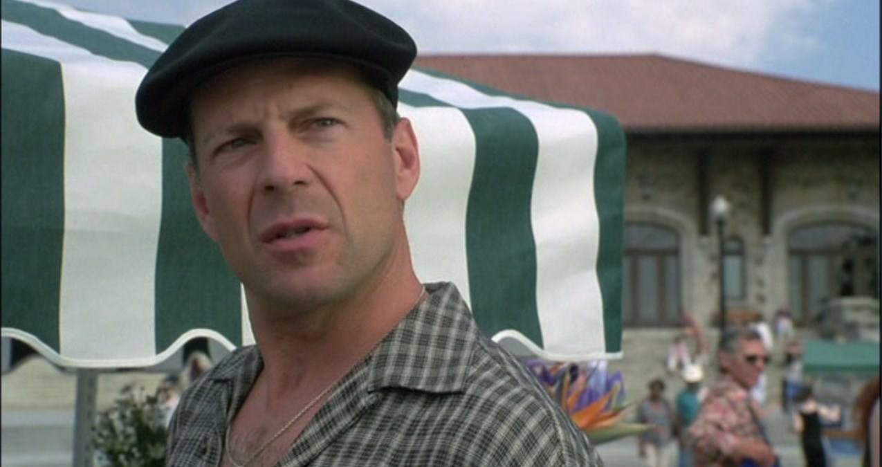 — Ты дантист?
— Каюсь.
— Самоубийца.
— Послушай, с чего ты взял?
— Читал, что дантисты к самоубийству склонны.
— Нет, Джимми, я ненавижу свою жизнь, но я не хочу умирать.
— Хочешь — не хочешь, а придётся... Все умирают. Позже или раньше. Тюльпан?
— Что ты?