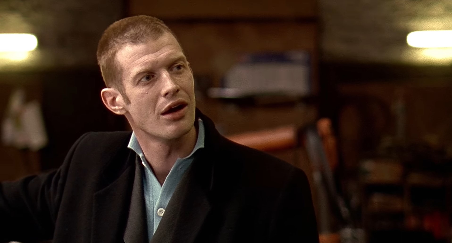 — Сколько просишь за мушкеты?
— 700 за каждый.
— То есть? По фунту за год их жизни? Я знаю, это антиквариат, но оружие по таким ценам я не покупаю.