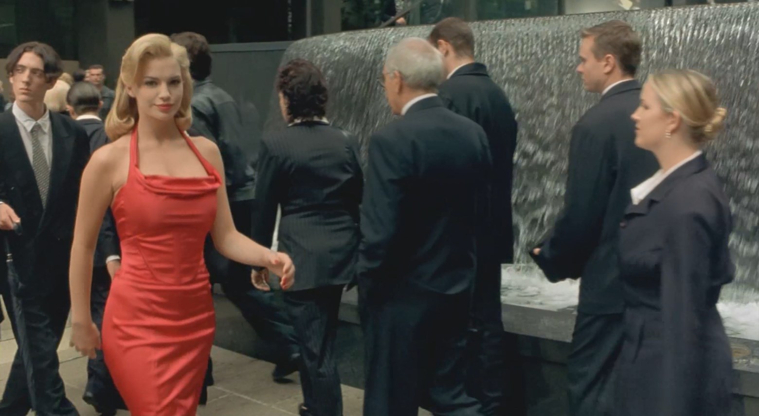 Матрица — это система, Нео. Эта система — наш враг. Когда ты внутри, ты осматриваешься, что ты видишь? Бизнесмены, учителя, адвокаты, плотники. Люди, которых мы пытаемся спасти, но пока они подключены, они все еще часть системы, а значит — наши враги. Ты должен понять, что большинство этих людей не готовы к отключению. И множество из них очень привязаны к системе, поэтому они будут бороться за нее… Ты слушаешь меня, Нео, или любуешься на женщину в красном платье? Оглянись.