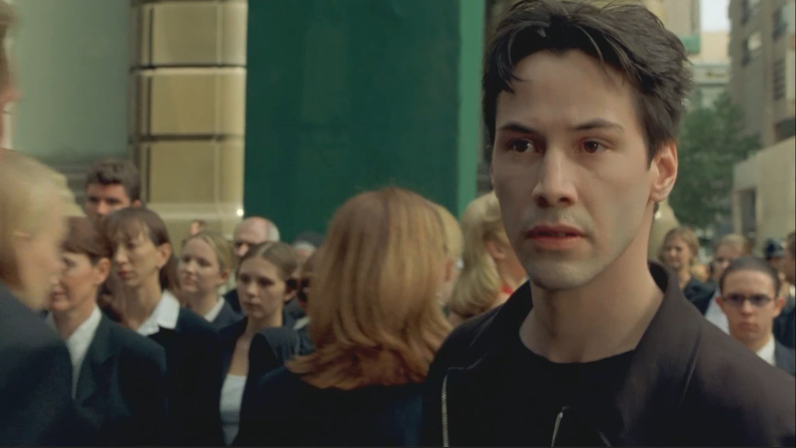 Матрица — это система, Нео. Эта система — наш враг. Когда ты внутри, ты осматриваешься, что ты видишь? Бизнесмены, учителя, адвокаты, плотники. Люди, которых мы пытаемся спасти, но пока они подключены, они все еще часть системы, а значит — наши враги. Ты должен понять, что большинство этих людей не готовы к отключению. И множество из них очень привязаны к системе, поэтому они будут бороться за нее… Ты слушаешь меня, Нео, или любуешься на женщину в красном платье? Оглянись.