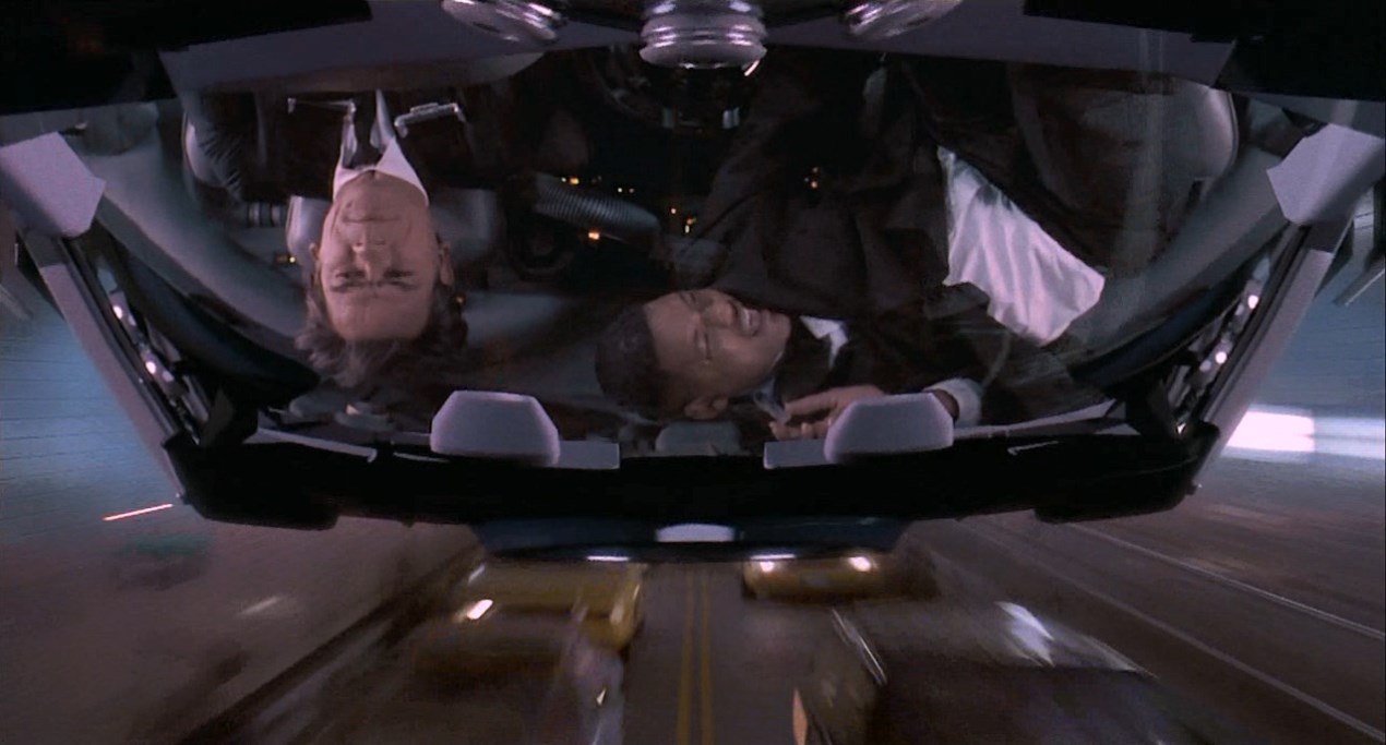 Ты слишком напряжён! Ты же молодой человек. Расслабься! Работа должна приносить радость.