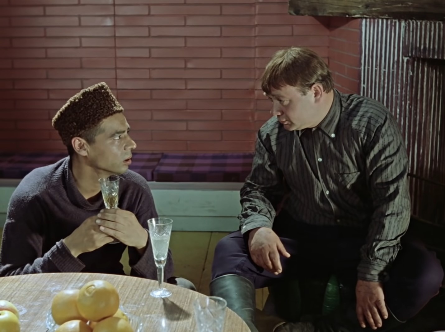 Евгений Иванович Трошкин — Почему обязательно в карты? Мало интересных игр? В бой, в кораблики. Да вот хорошая игра, в города. Знаешь, я говорю «Москва», а ты на последнюю букву на «а» — Астрахань. А ты, значит, на «н» — Новгород, понимаешь, да? А теперь ты, Федя.
— А чё я?
— Ну, говори на «д».
— Воркута.
— Почему Воркута?
— А я там сидел.
— Ну хорошо. А ты, значит на «а».
— Джамбул.
— А причём тут Джамбул?
— Потому что там тепло, там мой дом, там моя мама.